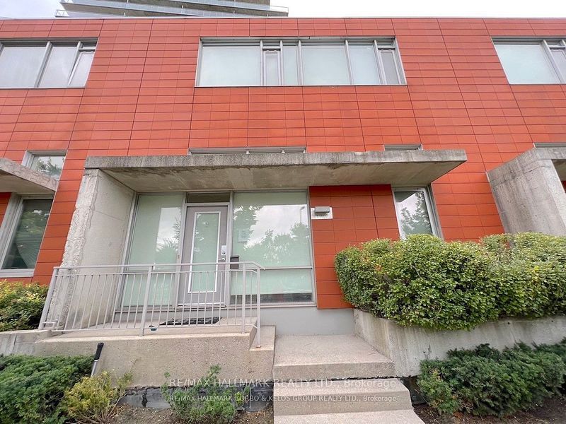 Townhouse sold at TH 2-21 Churchill Avenue, Toronto, Willowdale West, M2N 1Y6 - MLS: C11922922