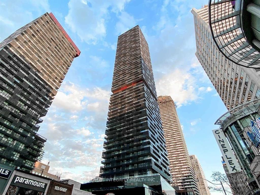 Condo for sale at 2105-8 Eglinton Avenue, Toronto, Yonge-Eglinton, M4P 0C1 - MLS: C11923148