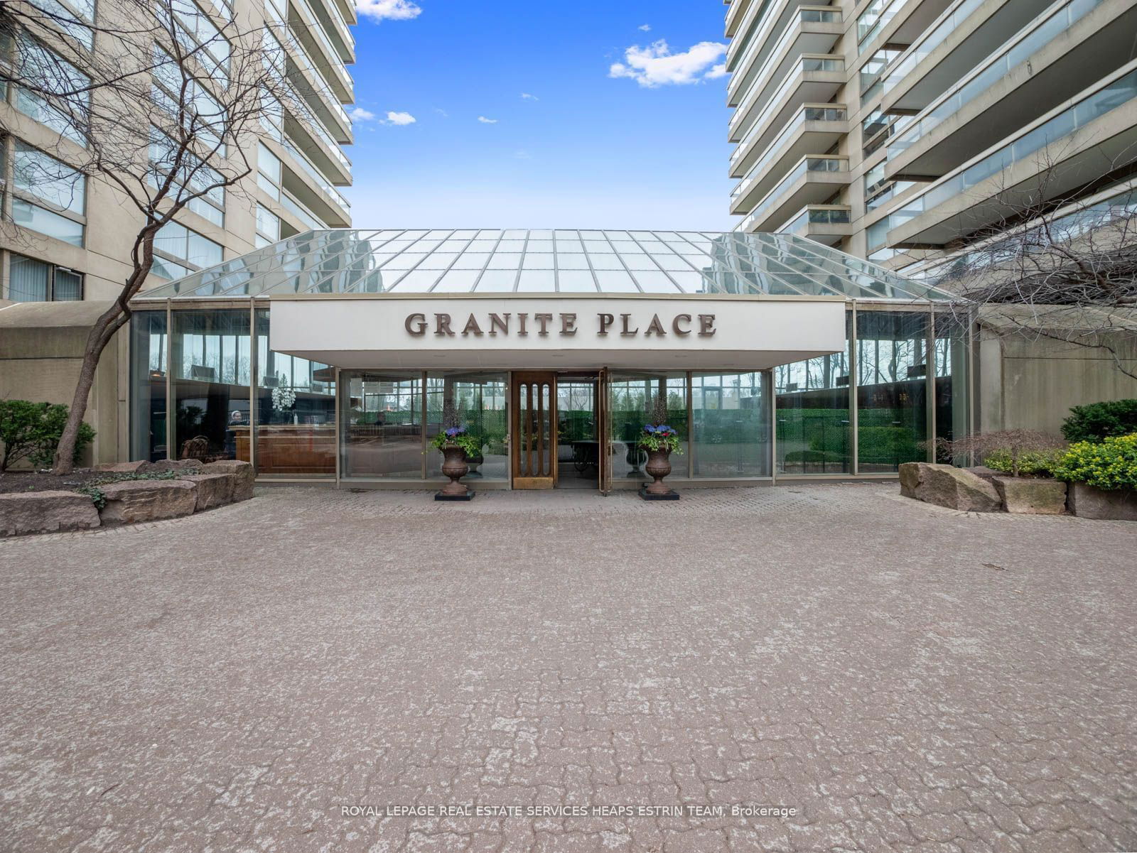 Condo sold at 1208-61 St. Clair Avenue, Toronto, Yonge-St. Clair, M4V 2Y8 - MLS: C11923382