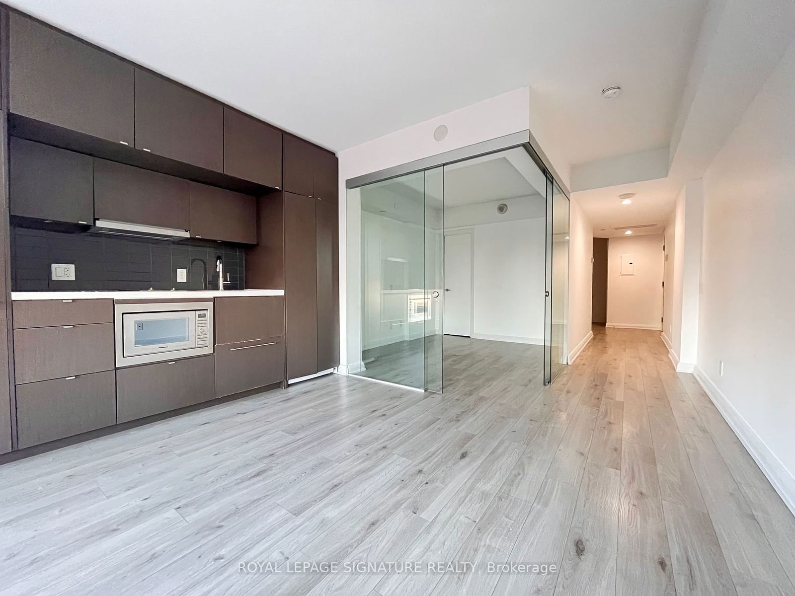 Condo for lease at 520-155 Yorkville Avenue, Toronto, Annex, M5R 0B4 - MLS: C11923588