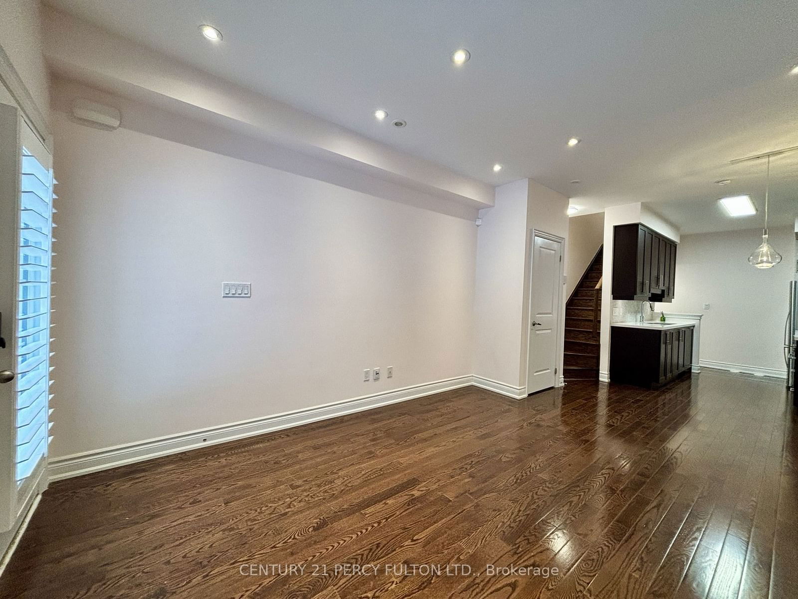 Townhouse for lease at 16-50 Hargrave Lane, Toronto, Bridle Path-Sunnybrook-York Mills, M4N 0A4 - MLS: C11923619