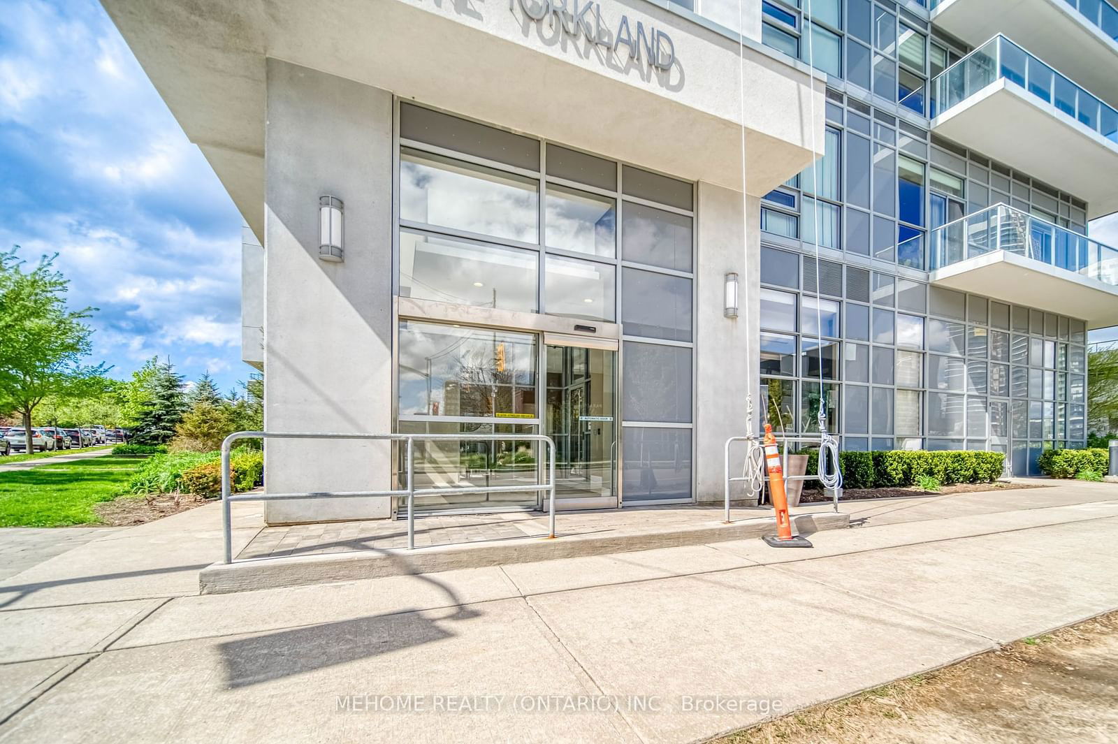 Condo for lease at 1904-275 Yorkland Road, Toronto, Henry Farm, M2J 0B4 - MLS: C11923760