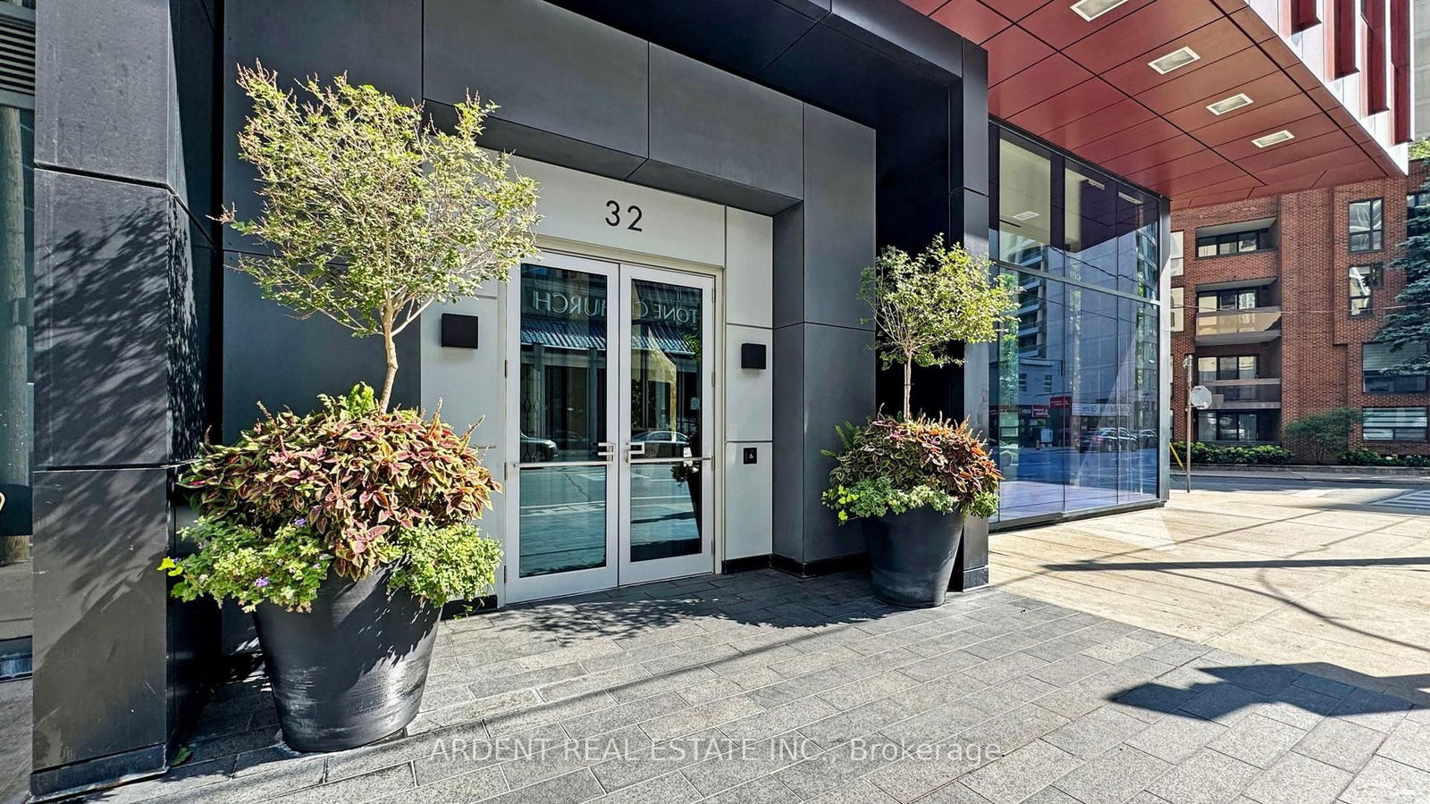 Condo sold at 1107-32 Davenport Road, Toronto, Annex, M5R 0B5 - MLS: C11923849