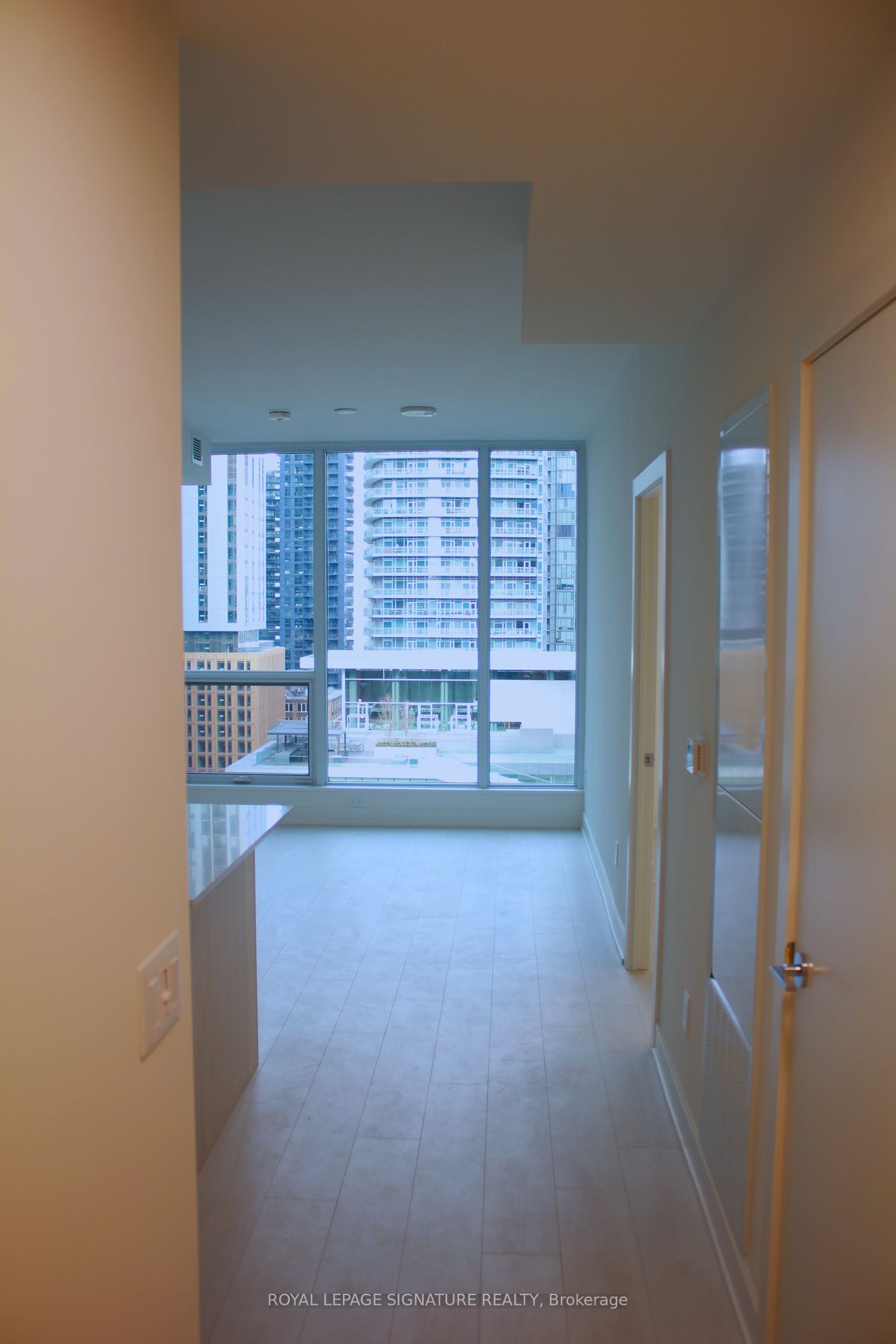 Condo for lease at 1305-15 Mercer Street, Toronto, Waterfront Communities C1, M5V 1H2 - MLS: C11923897