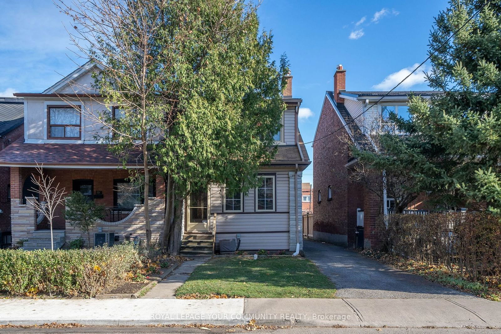 Detached House sold at 209 Westmount Avenue, Toronto, Oakwood Village, M6E 3M6 - MLS: C11923928