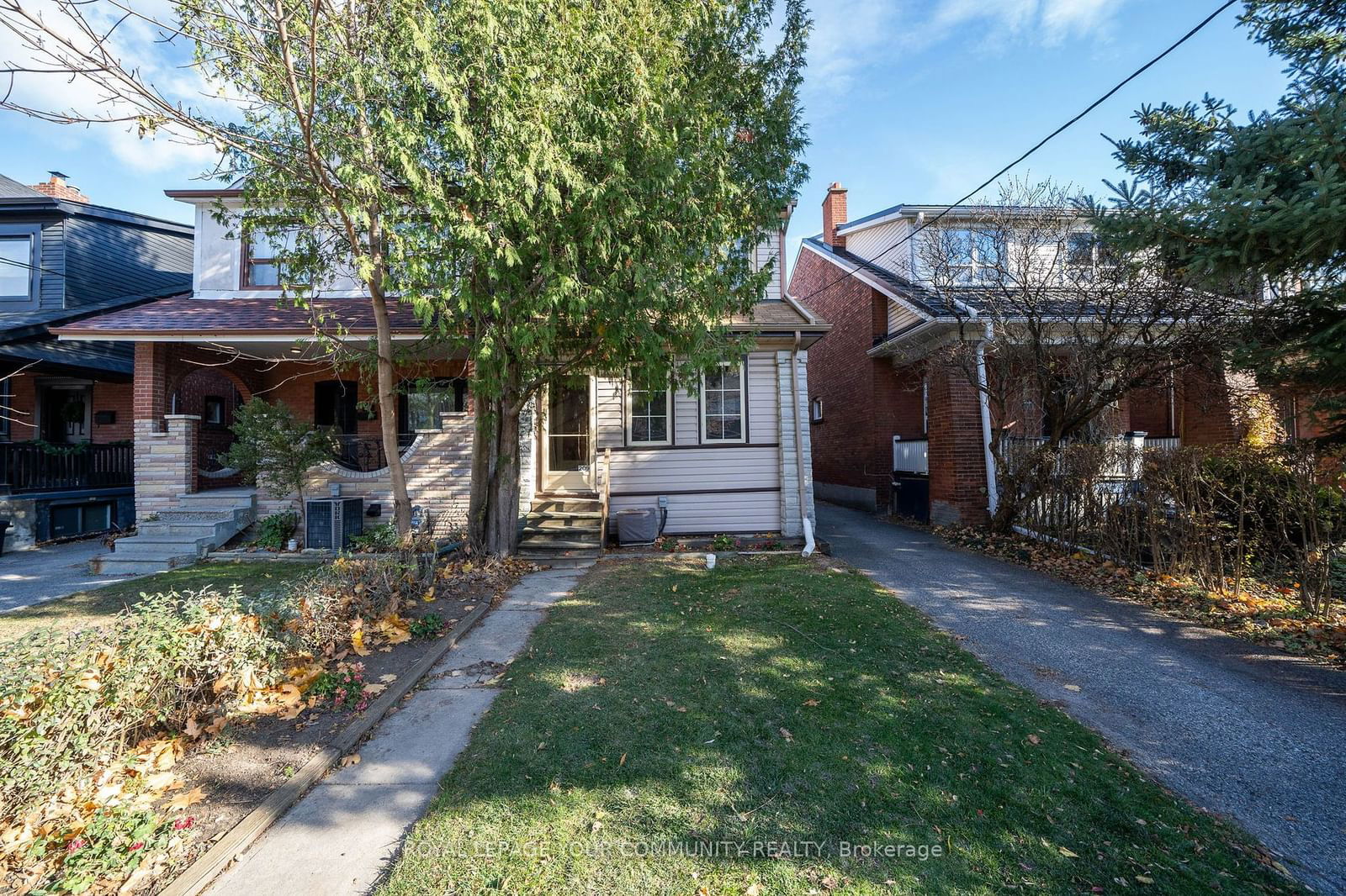 Detached House sold at 209 Westmount Avenue, Toronto, Oakwood Village, M6E 3M6 - MLS: C11923928