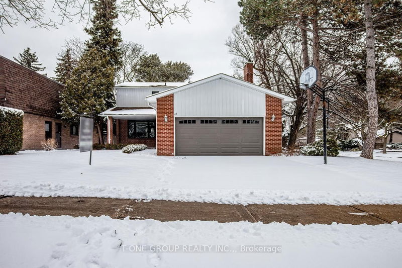 home for sale on 44 Tanbark Crescent