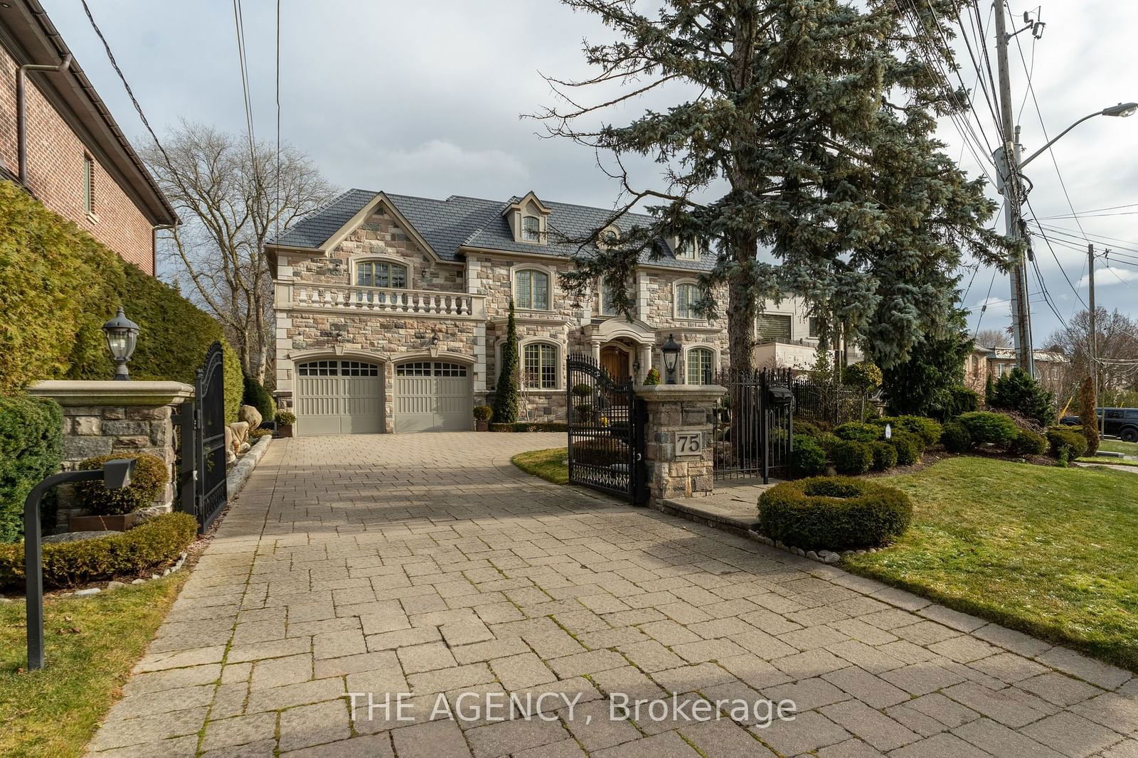 Detached House for sale at 75 Arjay Crescent, Toronto, Bridle Path-Sunnybrook-York Mills, M2L 1C6 - MLS: C11924478