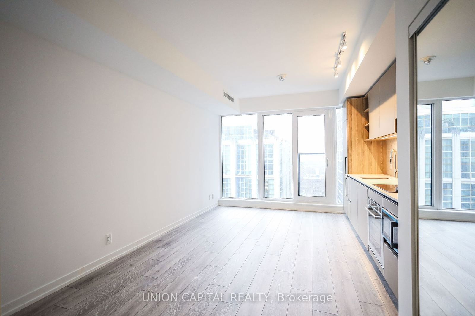 Condo for lease at 1703-55 MERCER Street, Toronto, Waterfront Communities C1, M5V 3W2 - MLS: C11924793