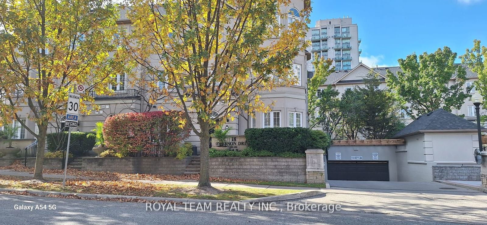 Townhouse for lease at 605-18 Everson Drive, Toronto, Willowdale East, M2N 7C1 - MLS: C11924954