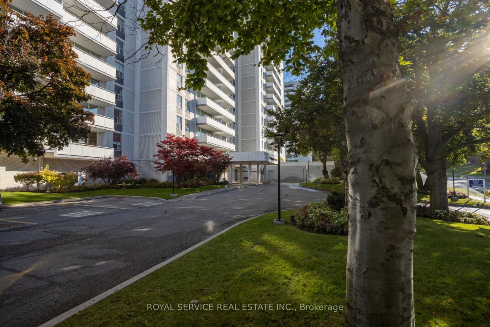 Condo for sale at 1008-10 Parkway Forest Drive, Toronto, Henry Farm, M2J 1L3 - MLS: C11924962