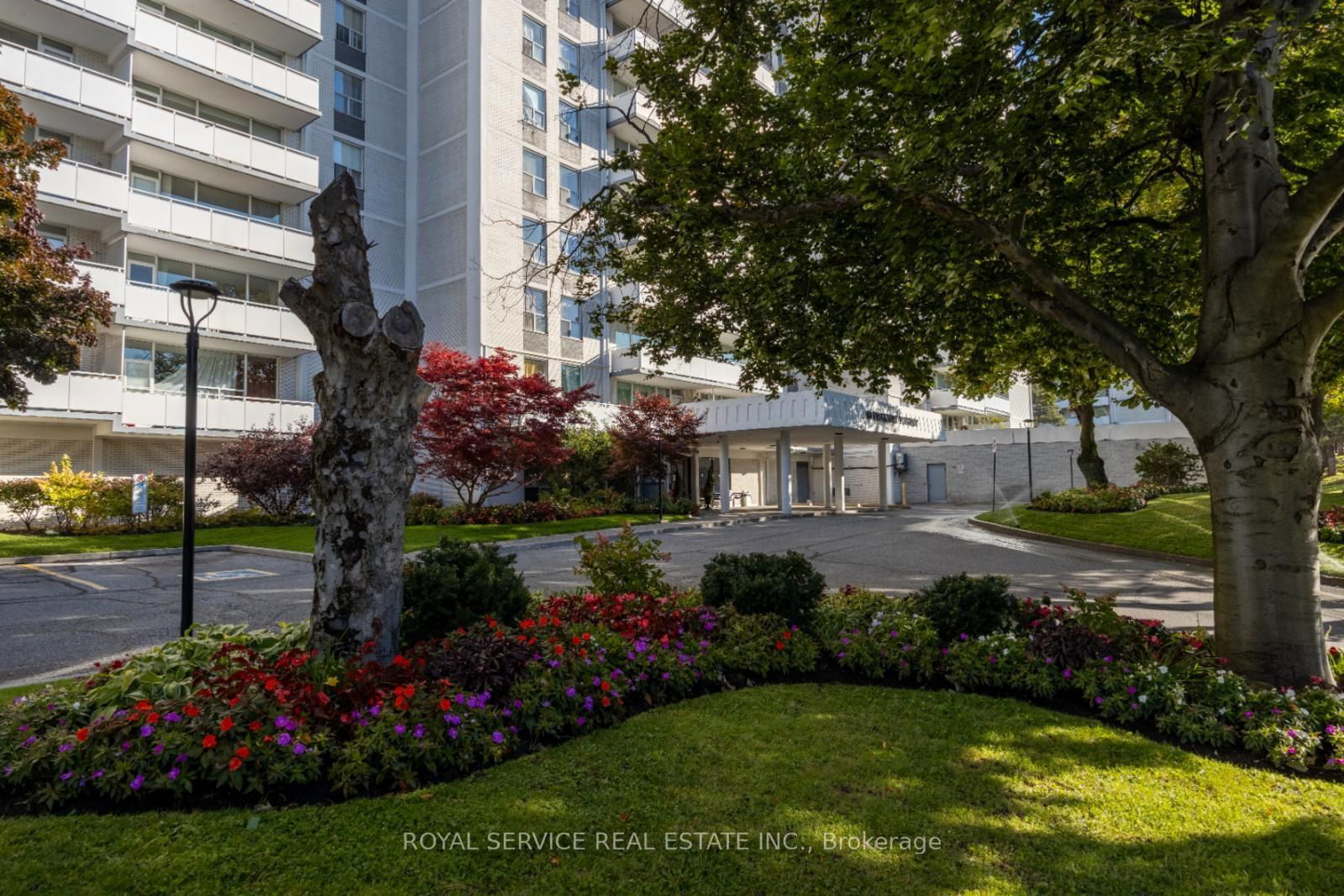 Condo for sale at 1008-10 Parkway Forest Drive, Toronto, Henry Farm, M2J 1L3 - MLS: C11924962