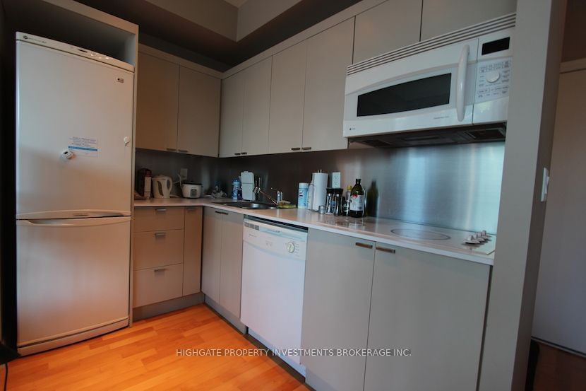 Condo for lease at 1131-111 Elizabeth Street, Toronto, Bay Street Corridor, M5G 1P7 - MLS: C11925062