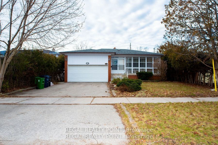 Detached House for lease at 50 Mosedale Crescent, Toronto, Don Valley Village, M2J 3A4 - MLS: C11925196