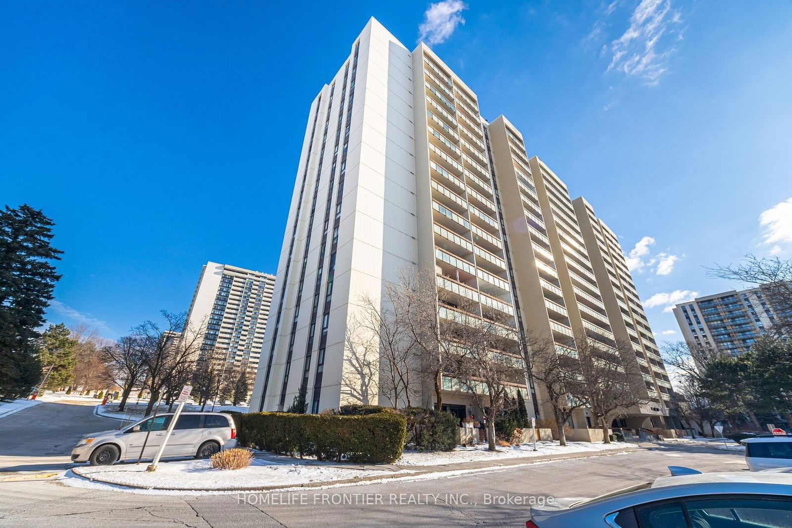 Condo sold at 309-177 Linus Road, Toronto, Don Valley Village, M2J 4S5 - MLS: C11925279