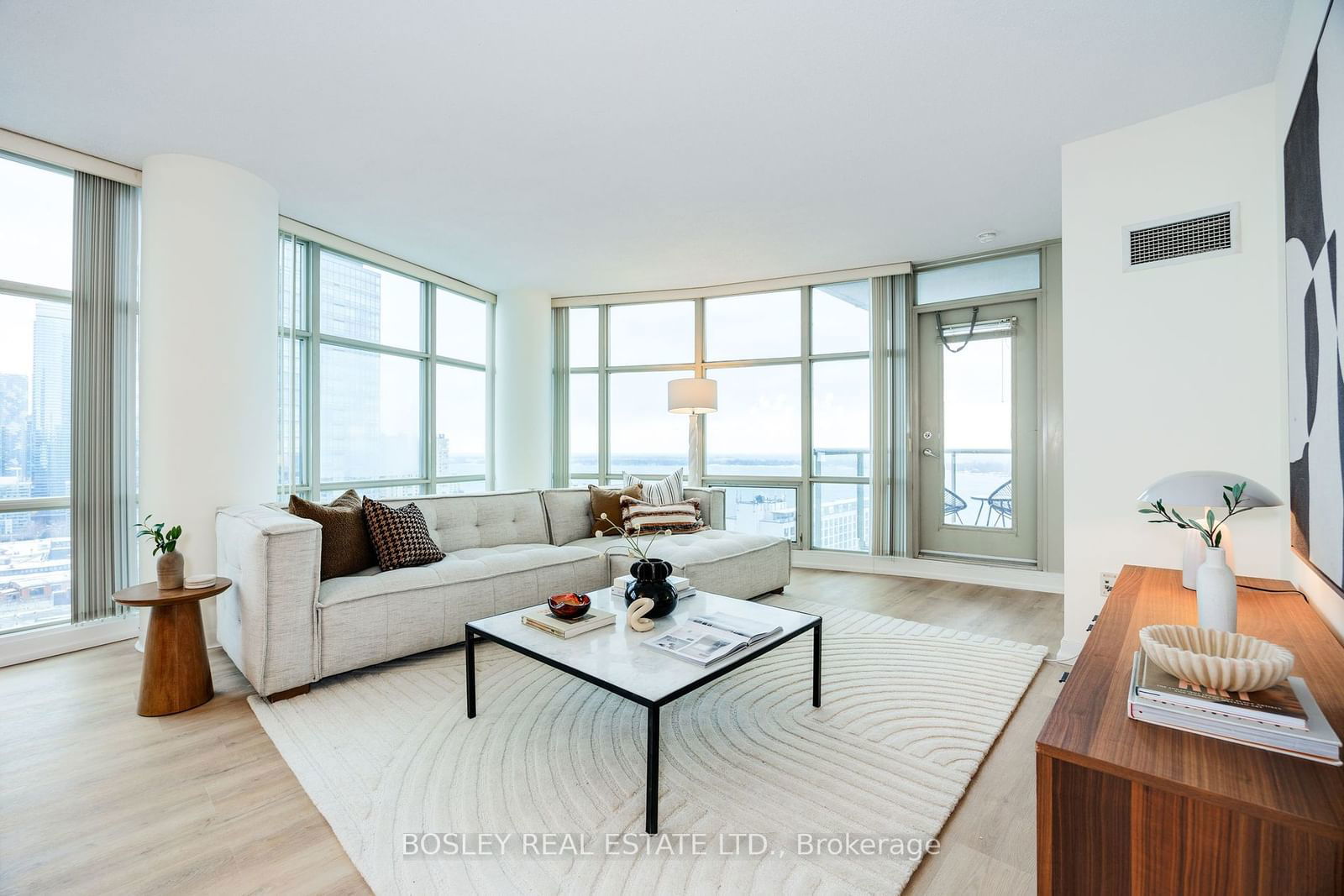 Condo for sale at 3009-35 Mariner Terrace, Toronto, Waterfront Communities C1, M5V 3Y4 - MLS: C11925456