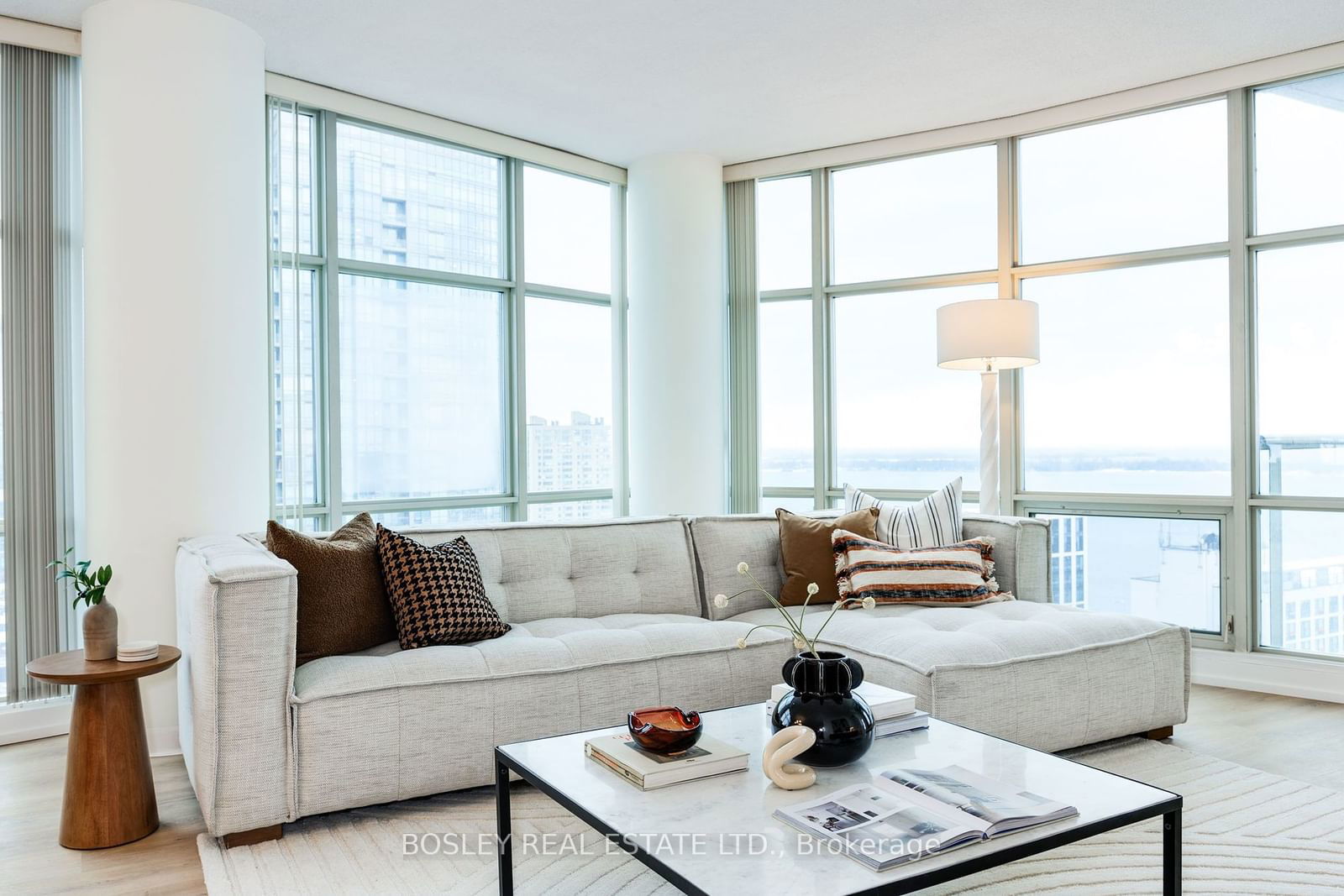 Condo for sale at 3009-35 Mariner Terrace, Toronto, Waterfront Communities C1, M5V 3Y4 - MLS: C11925456