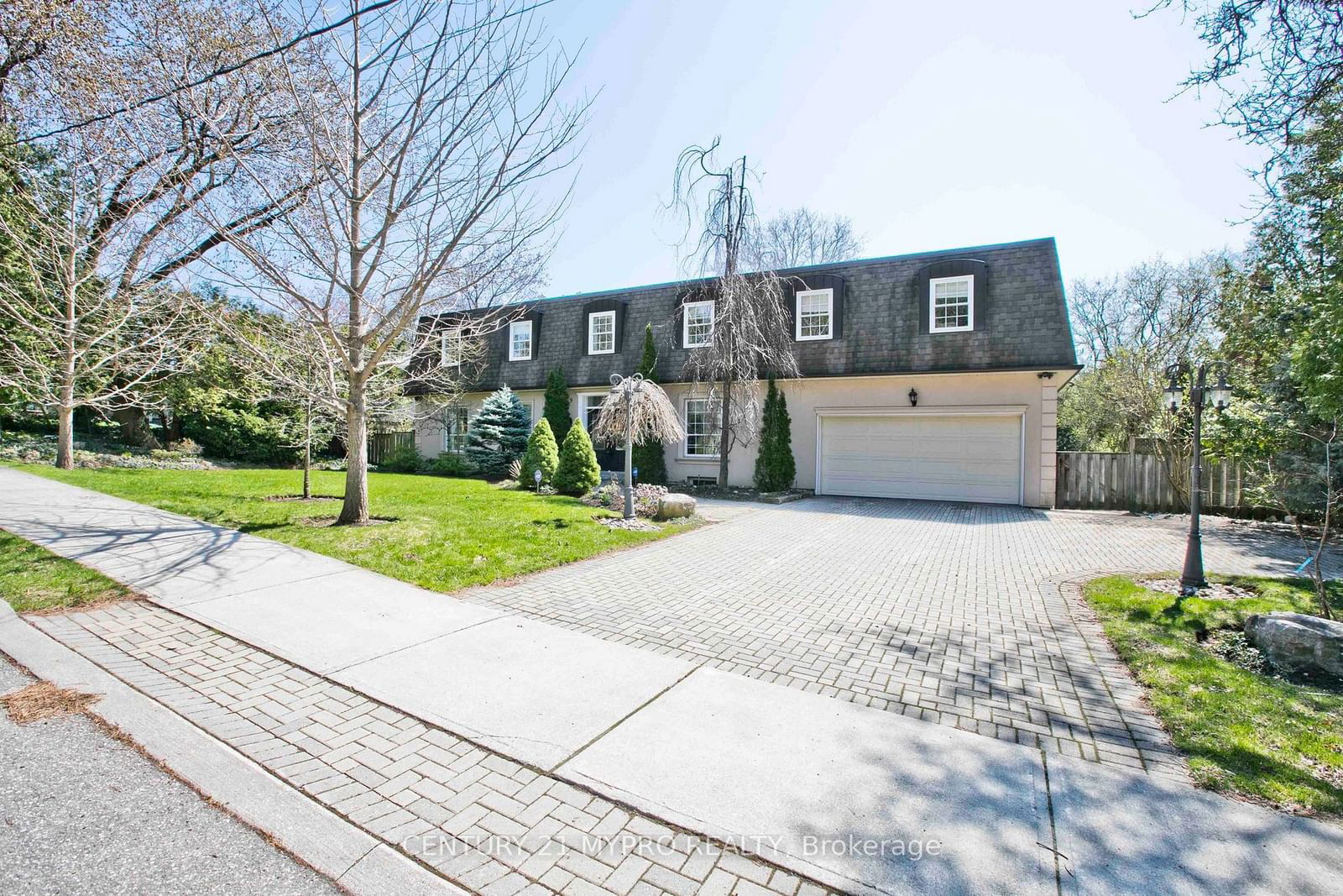 Detached House for sale at 9 Shady Oaks Crescent, Toronto, Bridle Path-Sunnybrook-York Mills, M3C 2L4 - MLS: C11925506