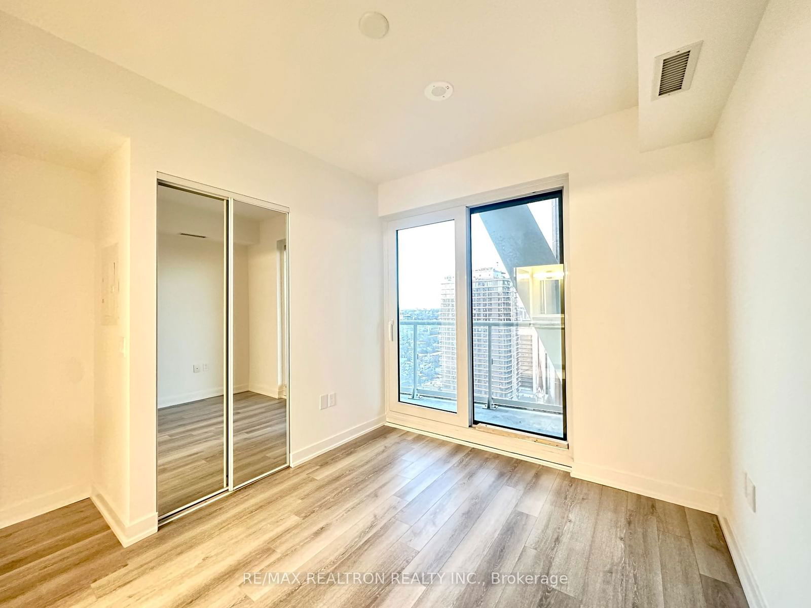 Condo for lease at 2819-230 Simcoe Street, Toronto, Kensington-Chinatown, M5T 0G7 - MLS: C11925519