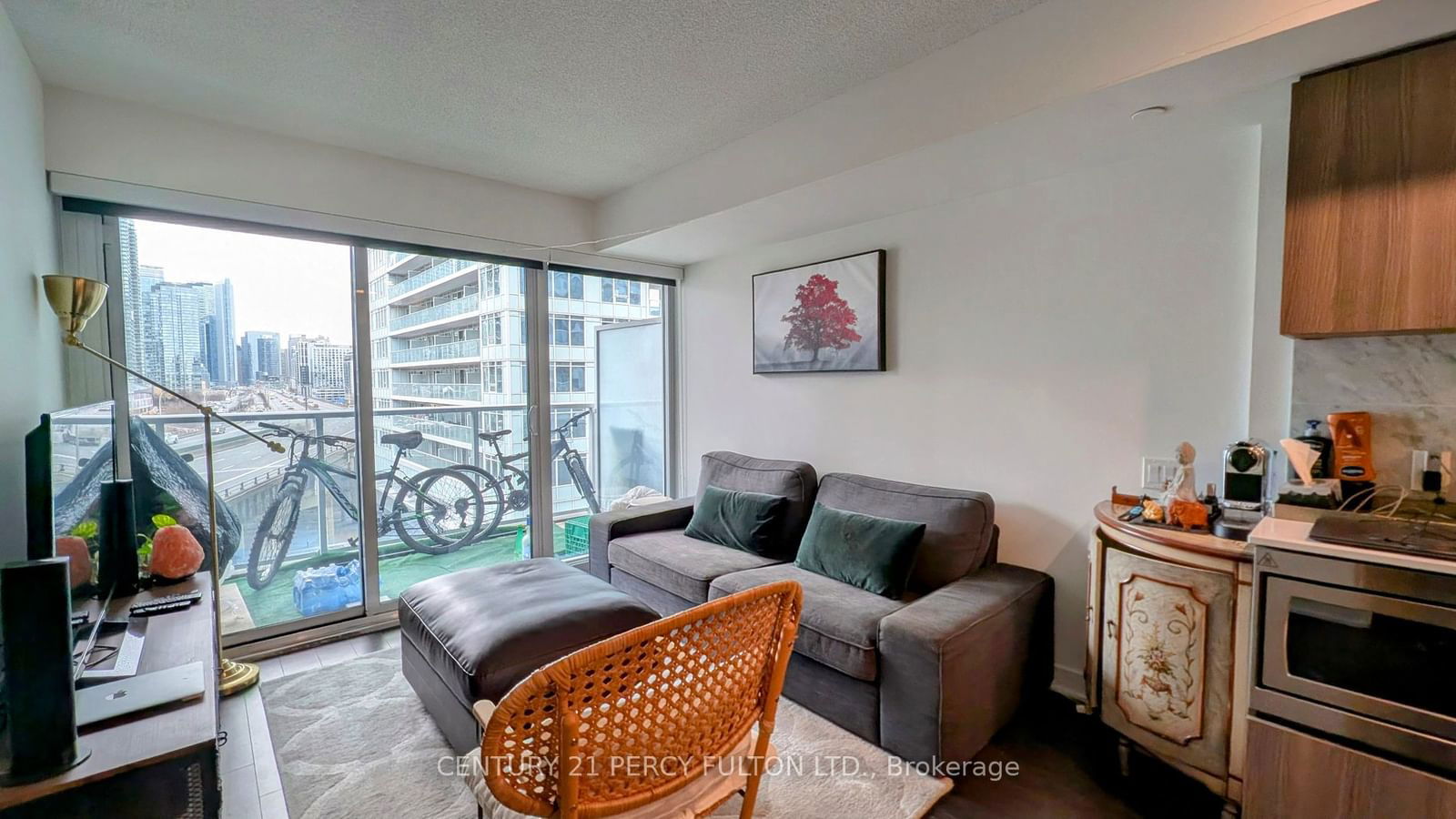 Condo for lease at 807-19 Bathurst Street, Toronto, Waterfront Communities C1, M5V 0N2 - MLS: C11925753