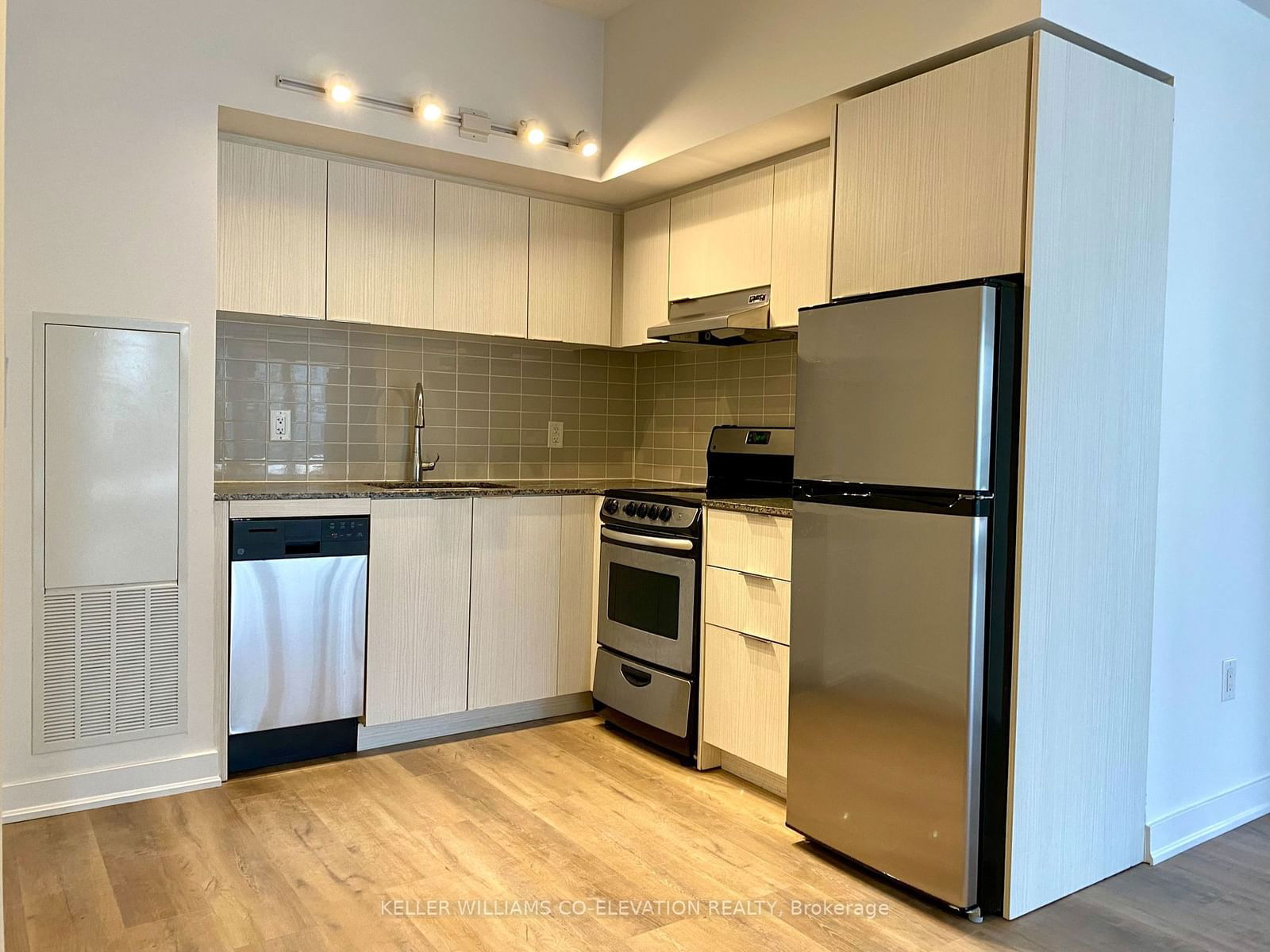 Condo for lease at R707-31 Phipps Street, Toronto, Bay Street Corridor, M4Y 0E5 - MLS: C11925857