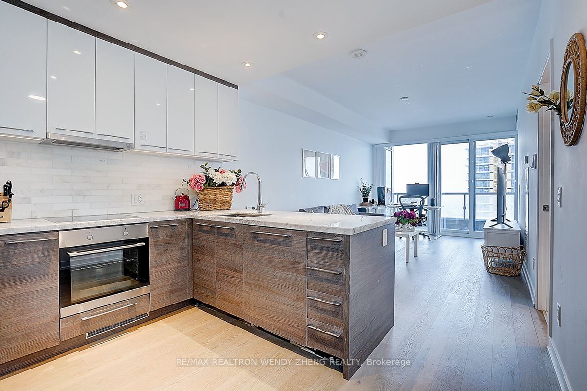 Condo for sale at 2012-488 University Avenue, Toronto, Kensington-Chinatown, M5G 0C1 - MLS: C11926026