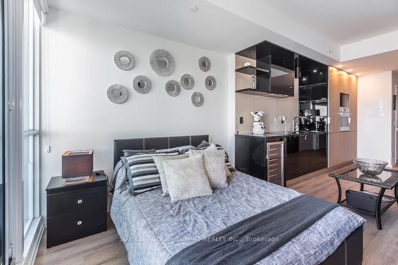 home for lease on 5404-70 Temperance Street