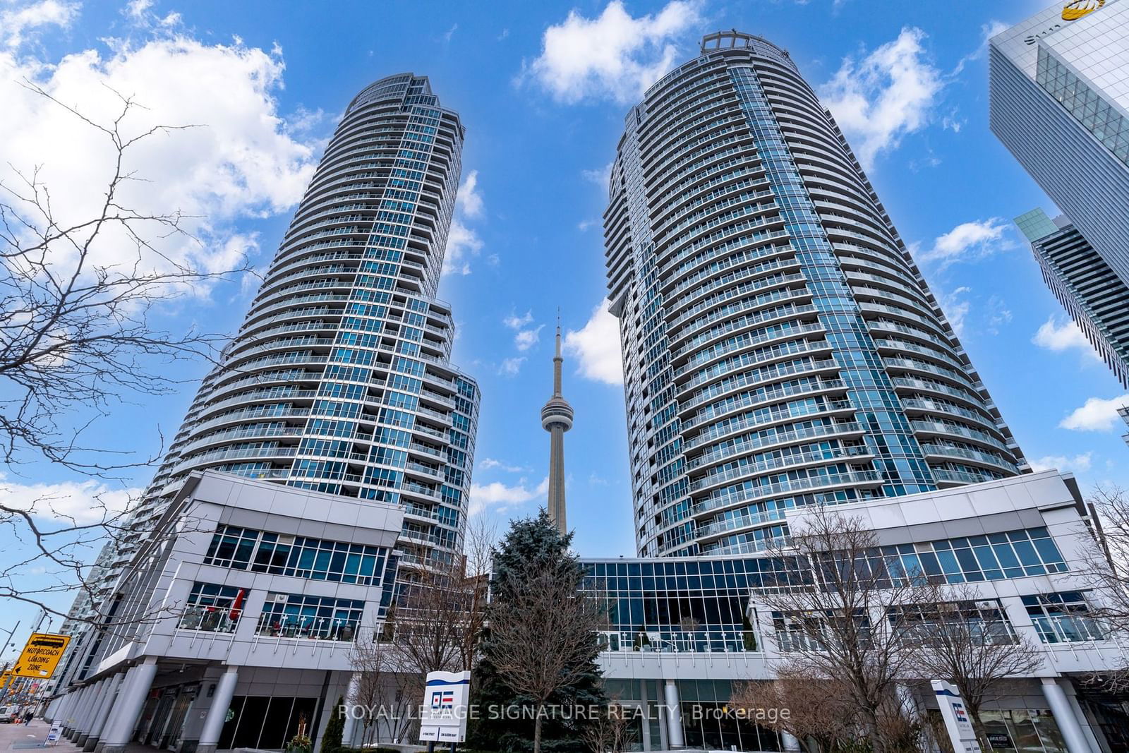 Condo for lease at 2707-8 York Street, Toronto, Waterfront Communities C1, M5J 2Y2 - MLS: C11926428