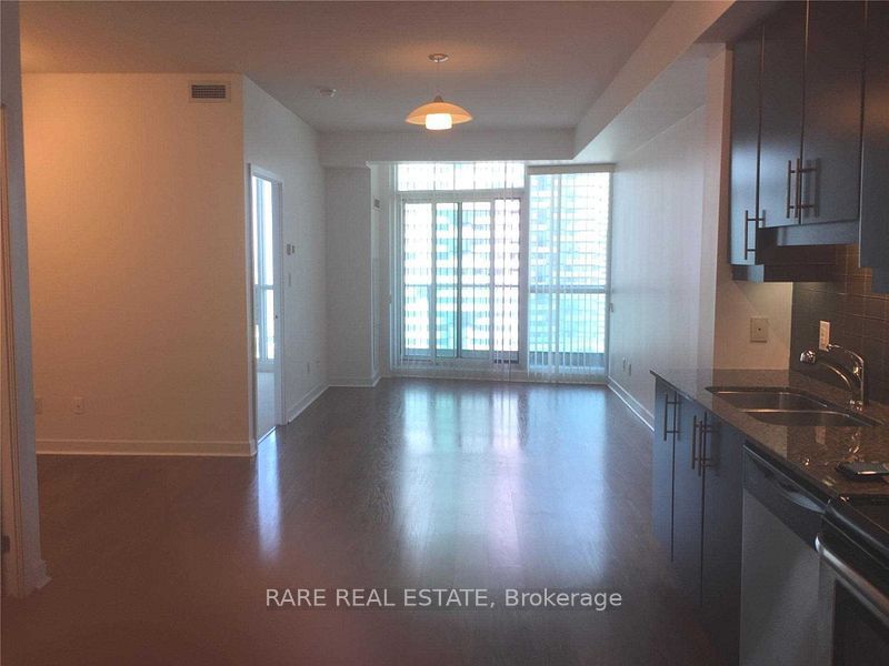 Condo leased at 2001-33 Bay Street, Toronto, Bay Street Corridor, M5J 2Z3 - MLS: C11926813