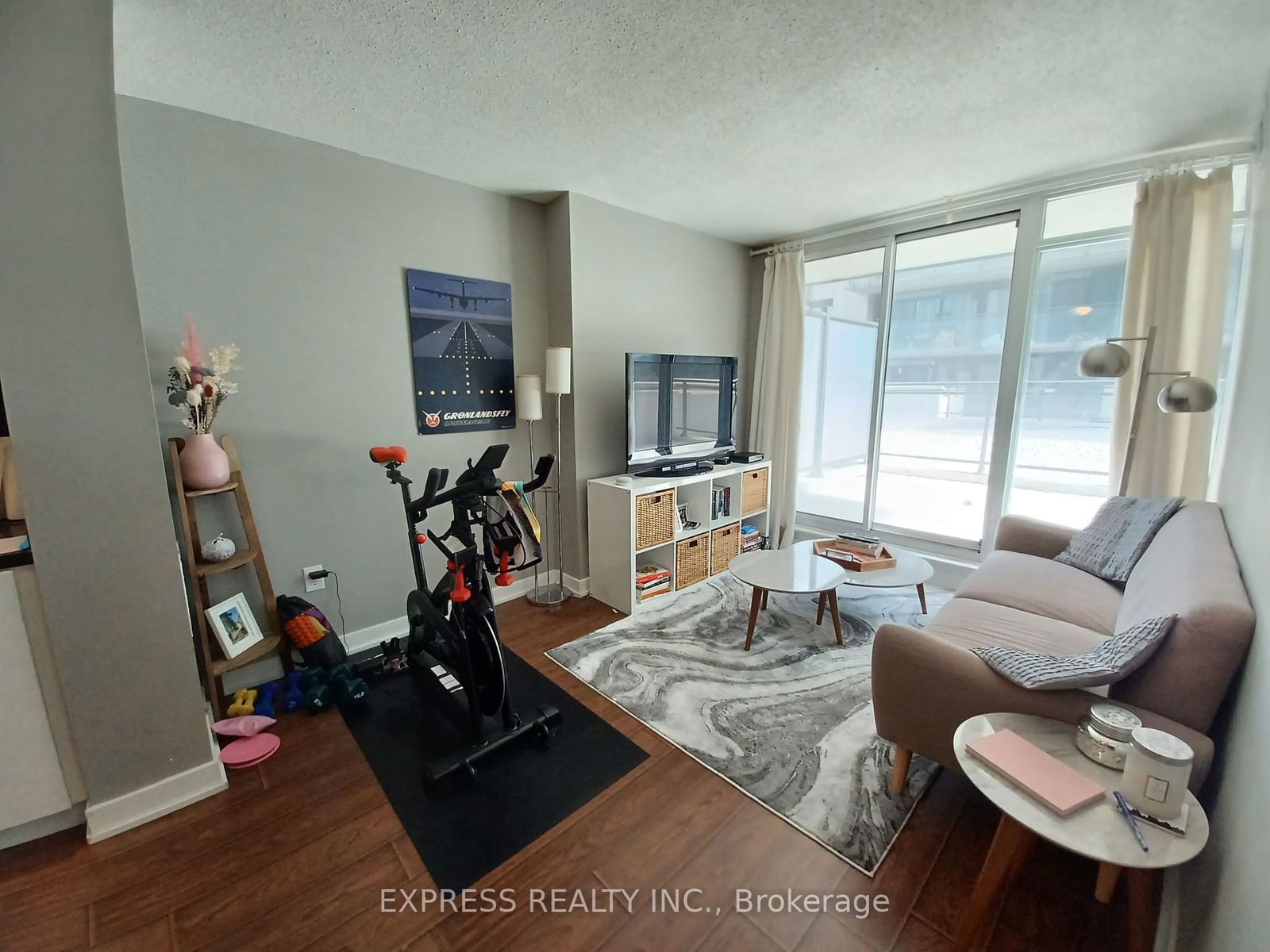 Condo leased at 501-25 Capreol Court, Toronto, Waterfront Communities C1, M5V 3Z7 - MLS: C11927206