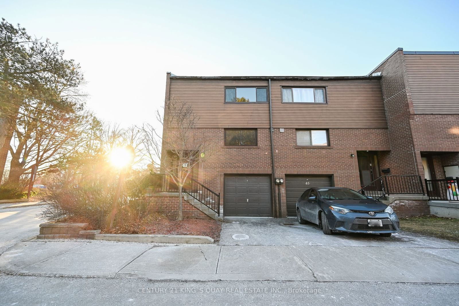 Townhouse sold at 47 Burnt Meadoway, Toronto, Hillcrest Village, M2H 2V2 - MLS: C11927308