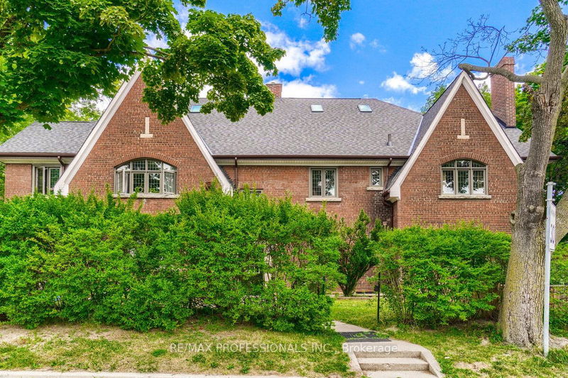 Unit 1 — 323 Walmer Rd, Toronto - Casa Loma image-0-0