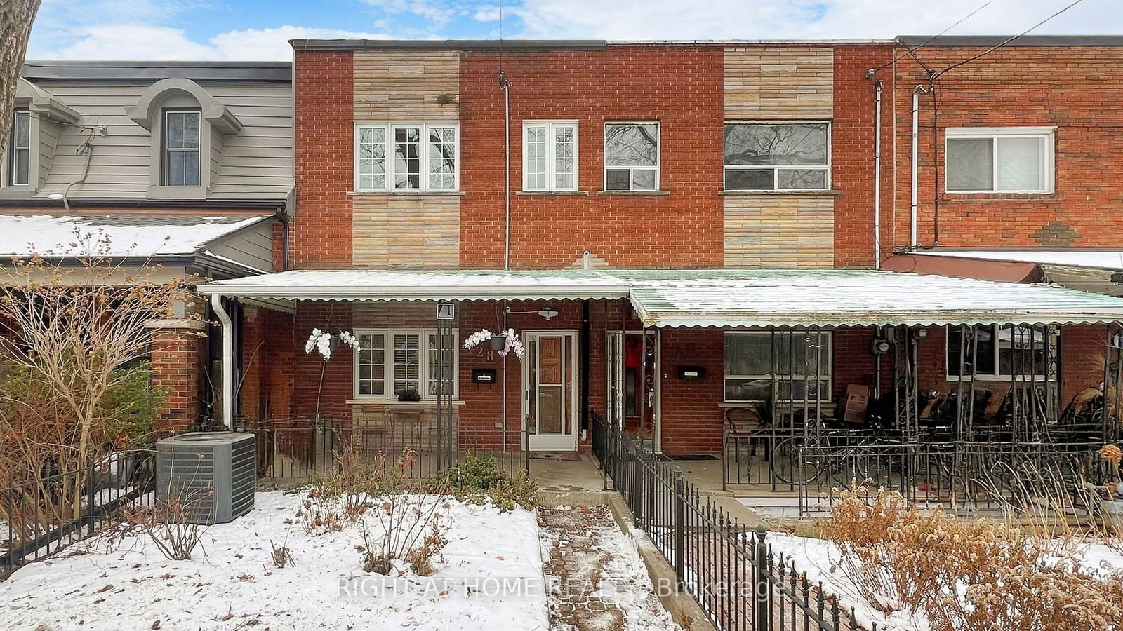 Townhouse for sale at 28 Fennings Street, Toronto, Trinity-Bellwoods, M6J 3B8 - MLS: C11927950