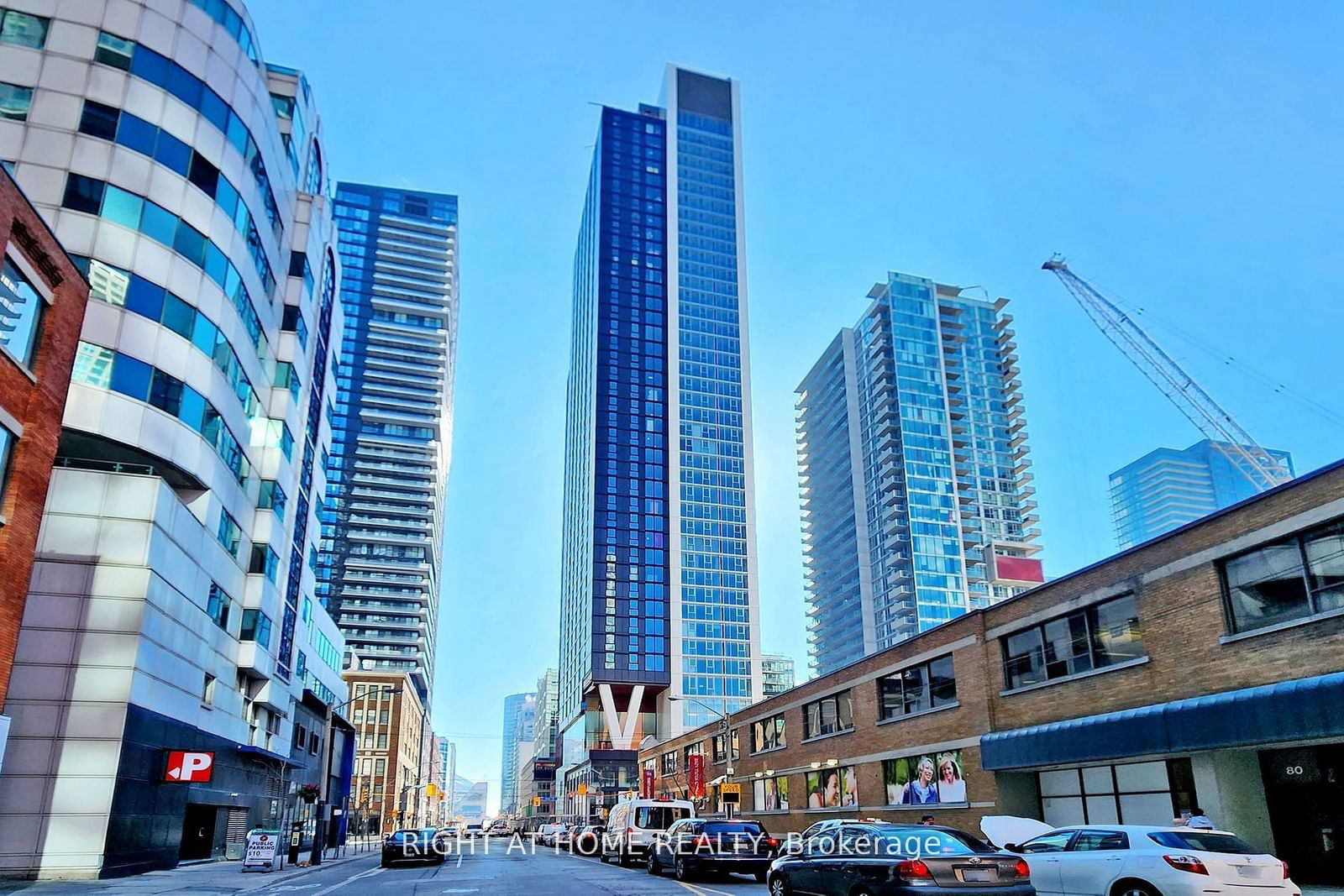 Condo for lease at 603-357 King Street, Toronto, Waterfront Communities C1, M5V 0S7 - MLS: C11928141