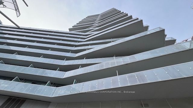 Condo sold at 2009-15 Queens Quay, Toronto, Waterfront Communities C1, M5E 0A4 - MLS: C11928157