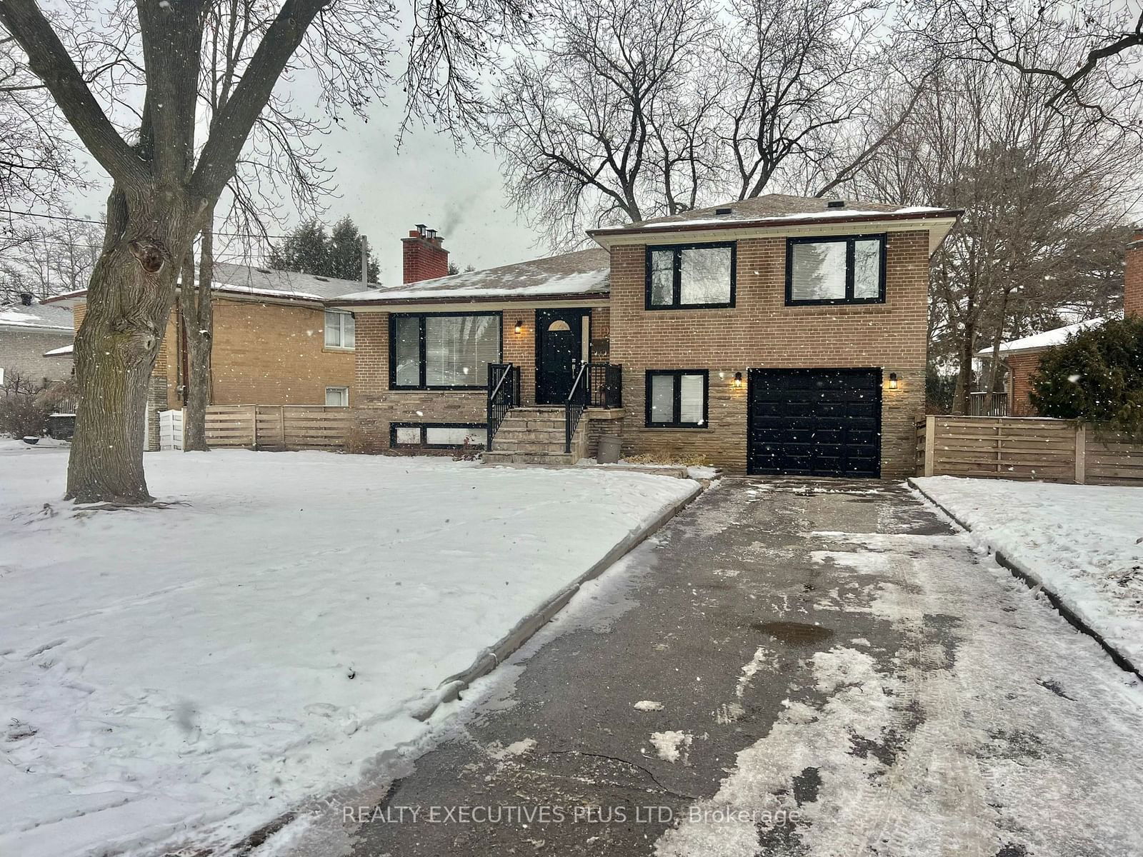 Detached House for lease at 19 Brucedale Crescent, Toronto, Bayview Village, M2K 2C6 - MLS: C11928223