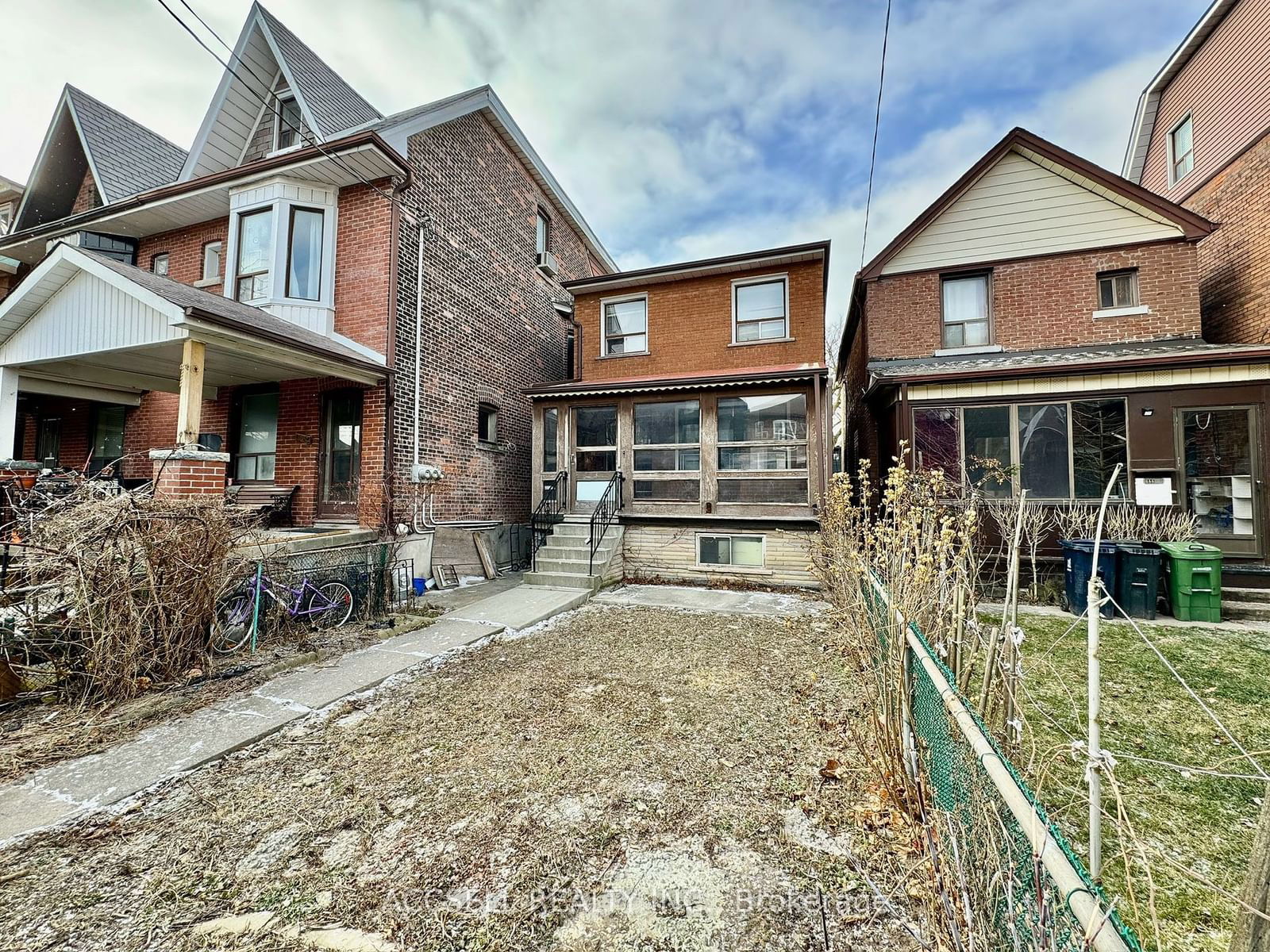 Detached House for sale at 684 Manning Avenue, Toronto, Annex, M6G 2W4 - MLS: C11928294