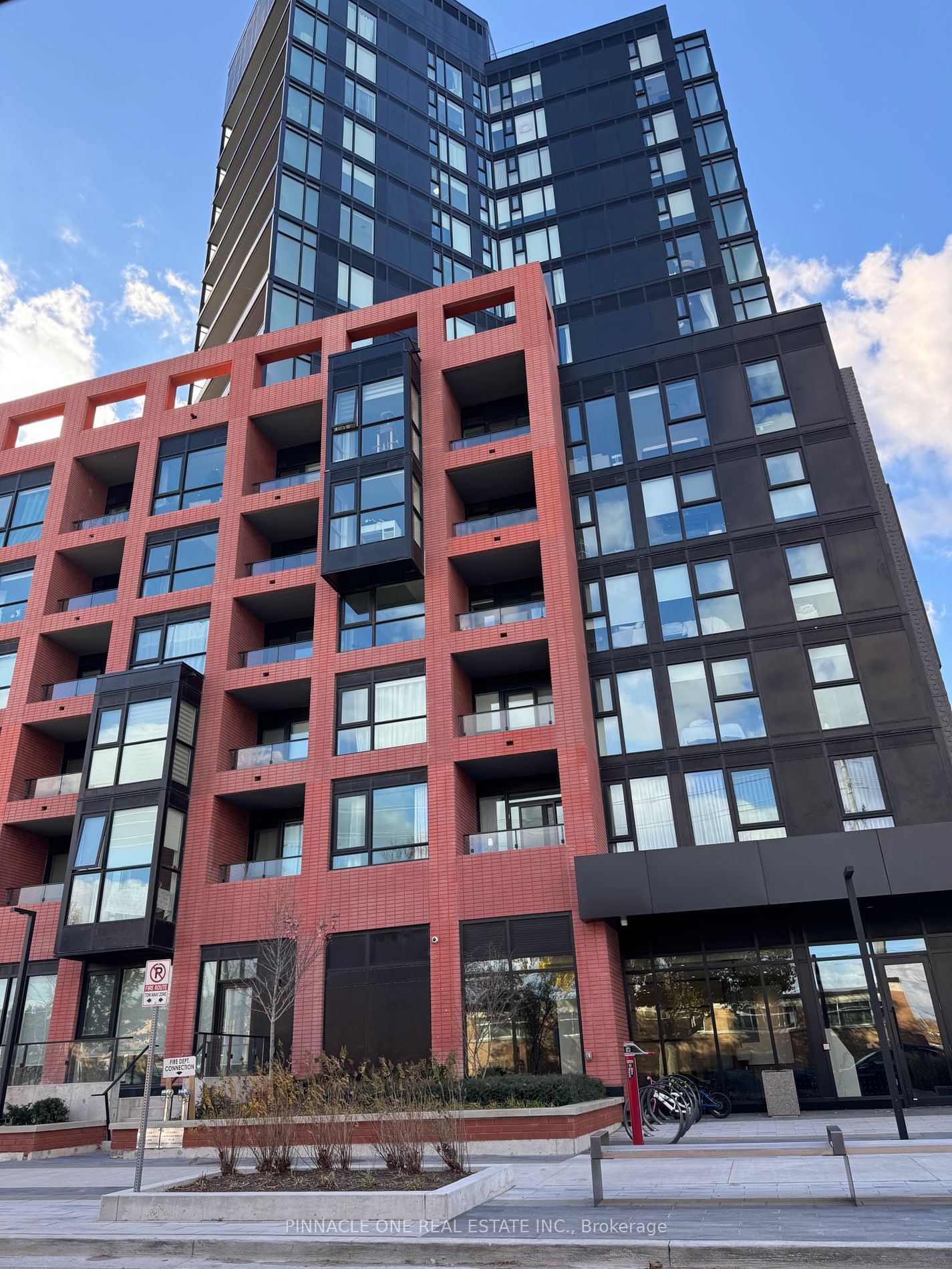 Condo for lease at 321-8 Tippett Road, Toronto, Clanton Park, M3H 0E7 - MLS: C11928347