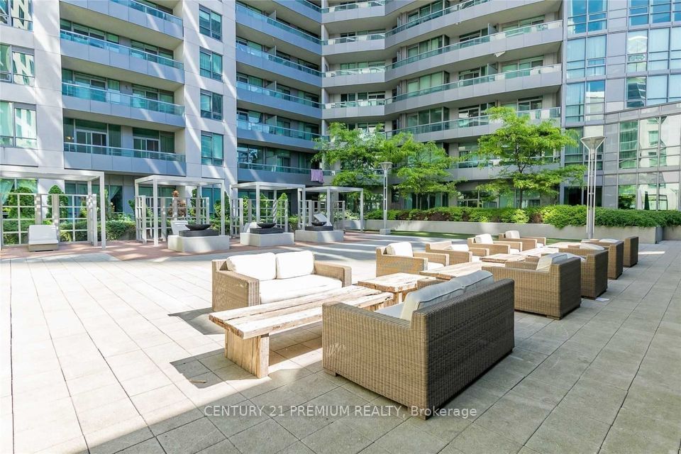 Condo for lease at 810-51 Lower Simcoe Street, Toronto, Waterfront Communities C1, M5J 3A2 - MLS: C11928633