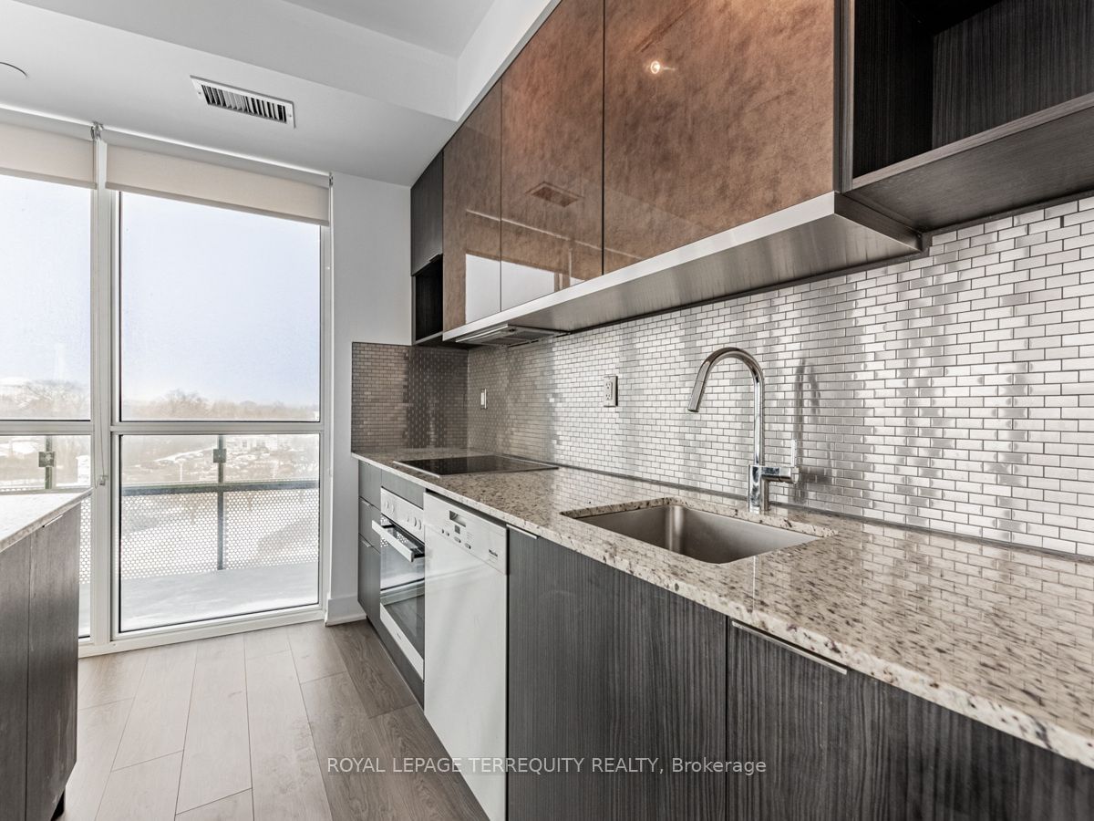 Condo for sale at 523-99 The Donway, Toronto, Banbury-Don Mills, M3C 0N8 - MLS: C11928636