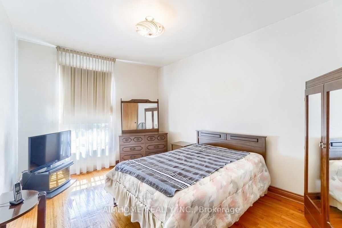 Townhouse leased at 2FL BR-44 Robinson Street, Toronto, Trinity-Bellwoods, M6J 1L2 - MLS: C11929002