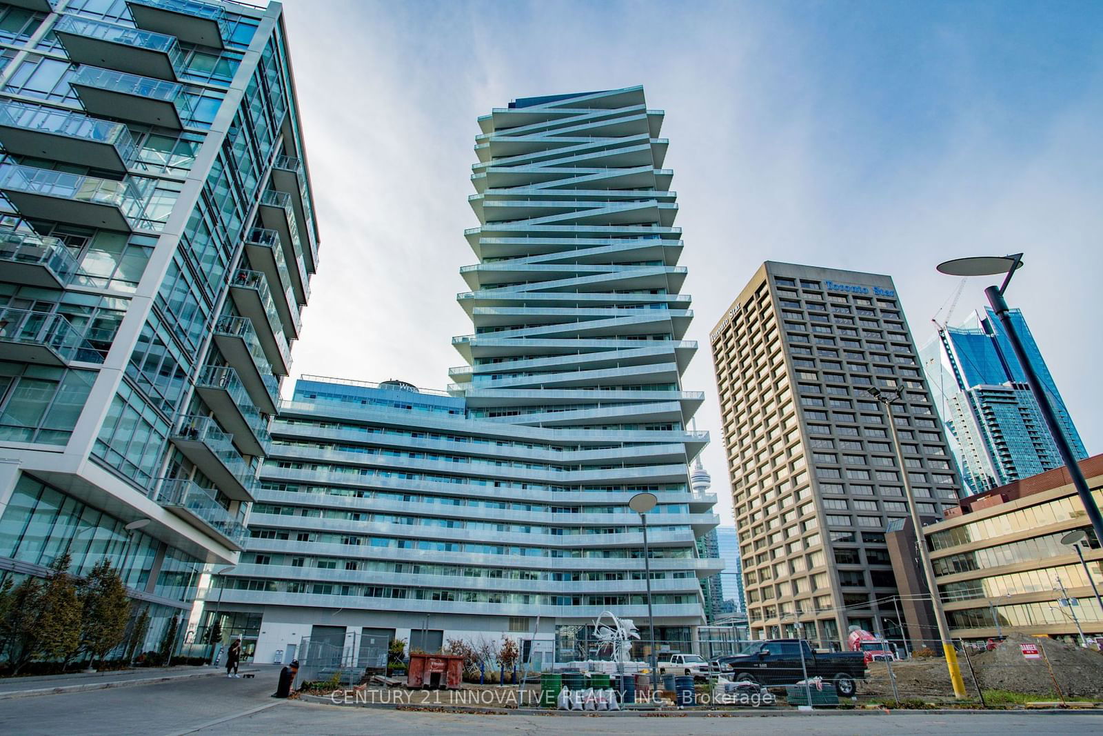 Condo for sale at 911-15 Queens Quay, Toronto, Waterfront Communities C1, M5E 0A4 - MLS: C11929031