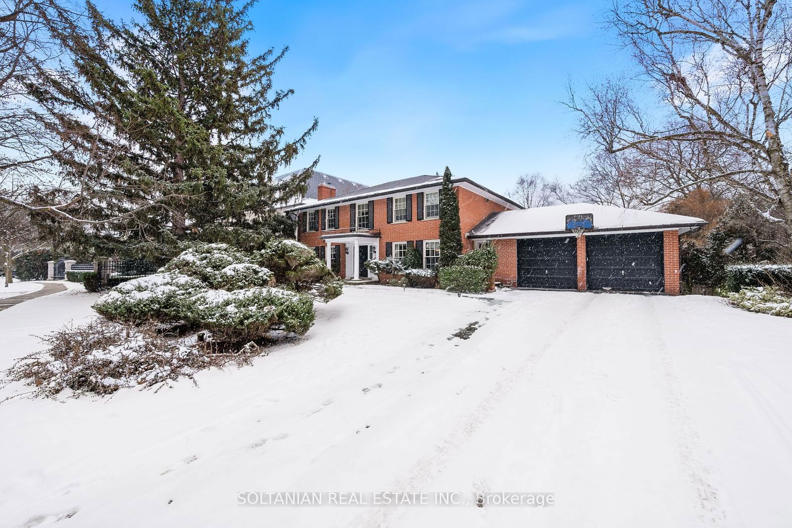 Detached House for sale at 11 Tudor Gate, Toronto, Bridle Path-Sunnybrook-York Mills, M2L 1N3 - MLS: C11929115