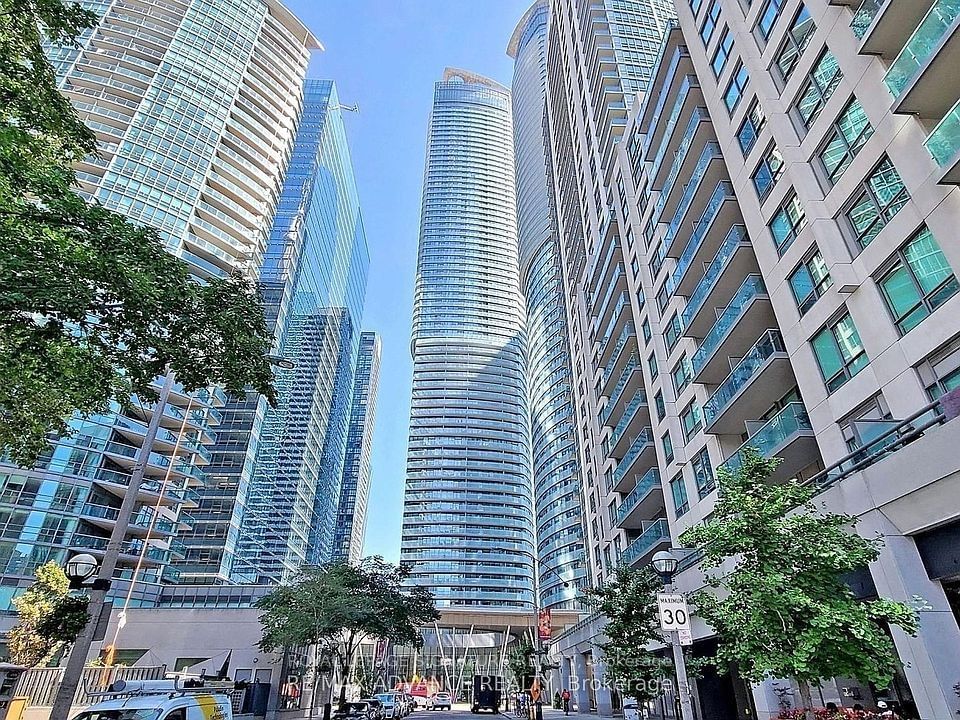 Condo leased at 2005-14 York Street, Toronto, Waterfront Communities C1, M5J 0B1 - MLS: C11929182