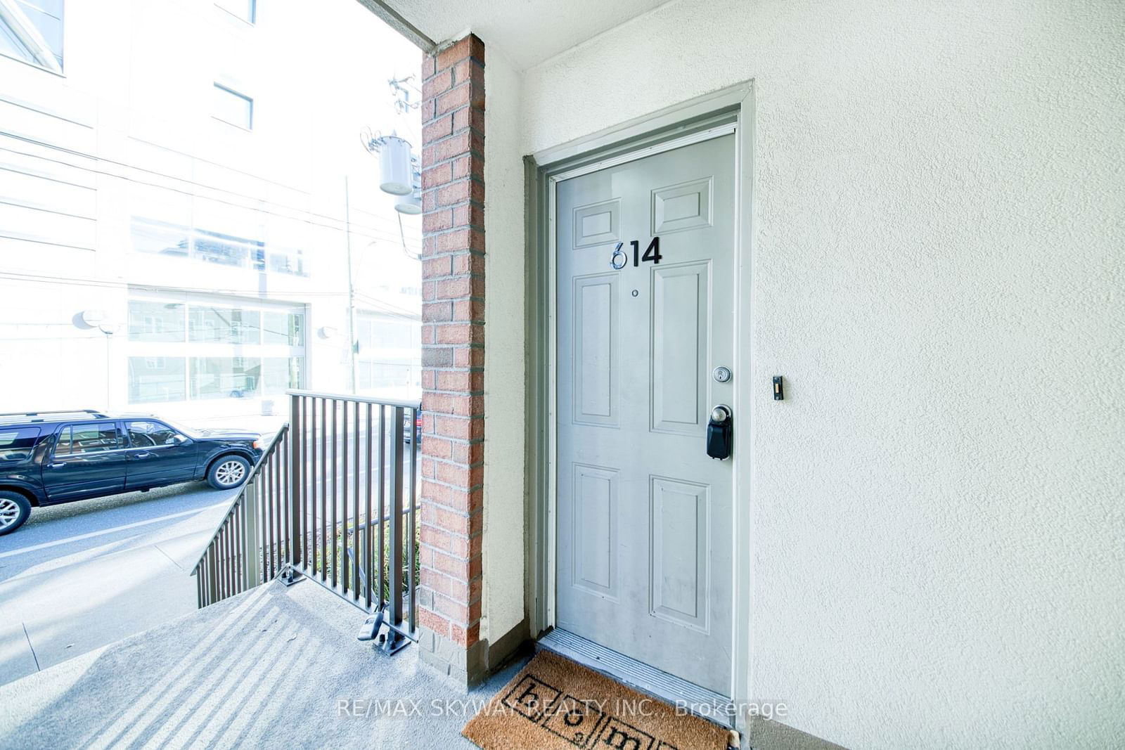 Townhouse for sale at 614-98 Strachan Avenue, Toronto, Niagara, M6J 3M6 - MLS: C11929240