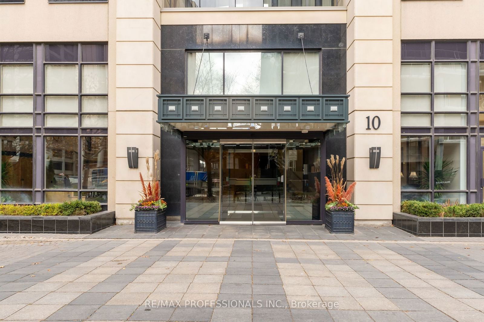 Condo leased at 102-10 Delisle Avenue, Toronto, Yonge-St. Clair, M4V 3C6 - MLS: C11929270