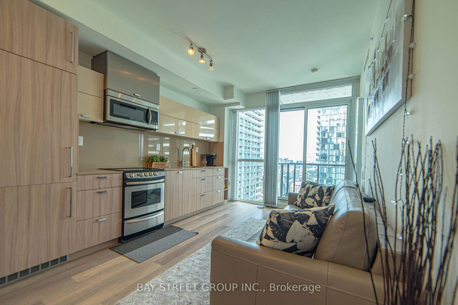 Condo for sale at 3112-290 Adelaide Street, Toronto, Waterfront Communities C1, M5V 0P3 - MLS: C11929748