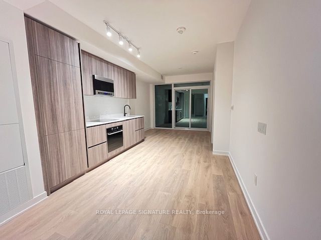 Condo for lease at 805-117 Broadway Avenue, Toronto, Mount Pleasant West, M4P 1V4 - MLS: C11929832