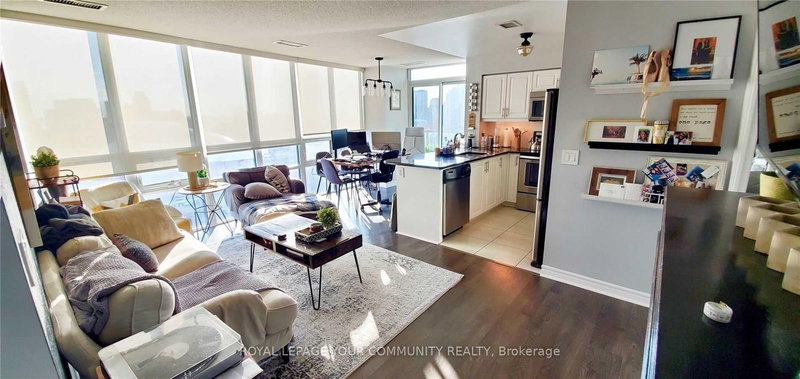 Ph2 - 19 Grand Trunk Cres, Toronto, M5J 3A3 | Image 2