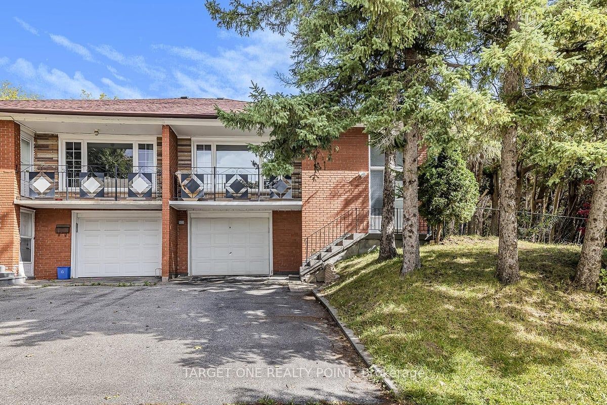 Semi-Detached House for sale at 205 Pineway Boulevard, Toronto, Bayview Woods-Steeles, M2H 1B4 - MLS: C11930029